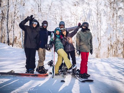 Tips for a Snowboarding Weekend with Friends
